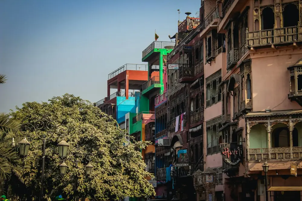 Busy city street in Lahore